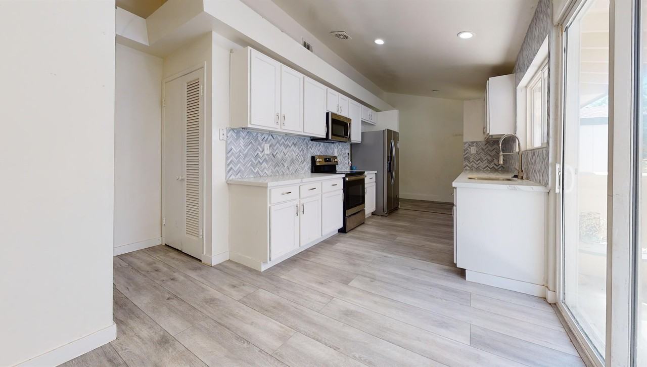 5272 Manhasset Drive #1 - Photo 3 of 16