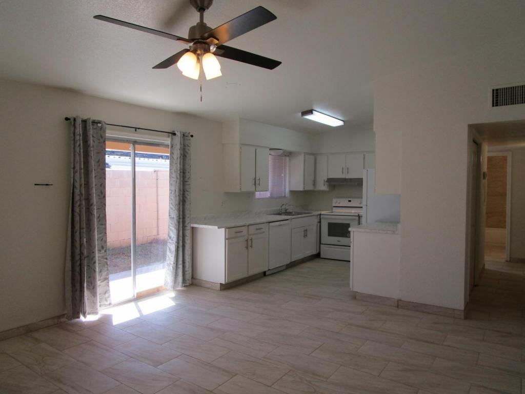 1305 S Wilson Ave - Photo 3 of 22