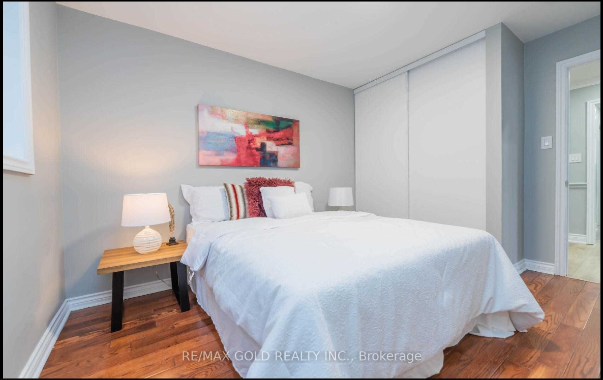 20 Garden Avenue - Photo 3 of 9