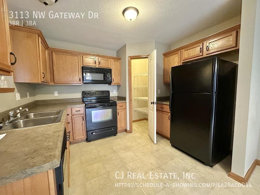 3113 Nw Gateway Dr - Photo 4 of 11