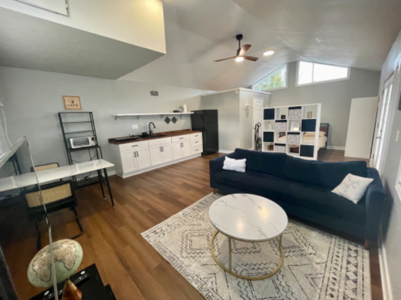 303 W Frierson Ave - Photo 3 of 10