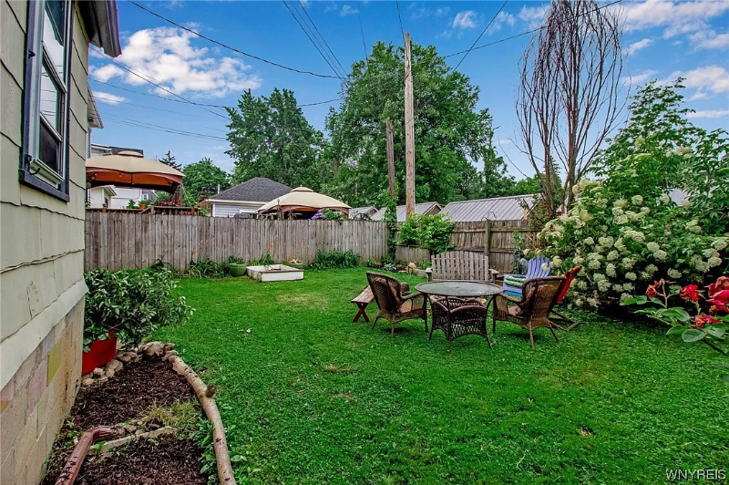 286 Parker Ave - Photo 2 of 21