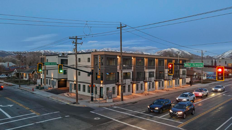 1689 W South Temple St - Photo 2 of 24