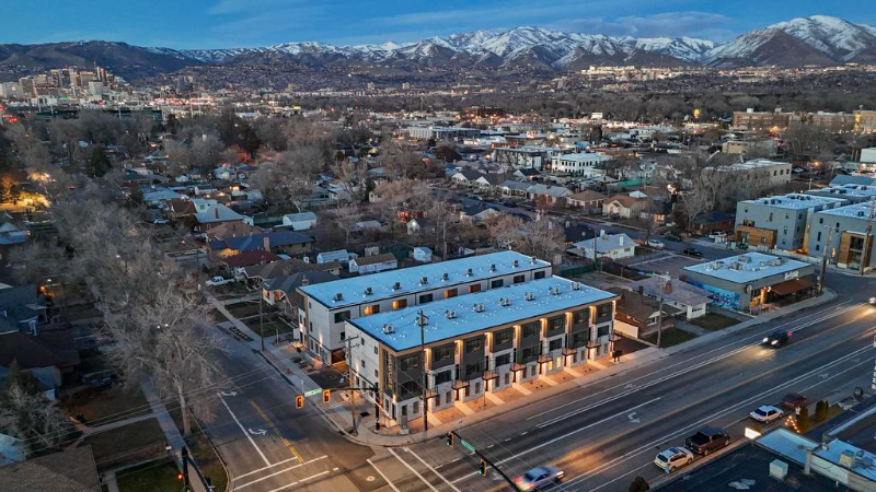 1689 W South Temple St - Photo 3 of 24