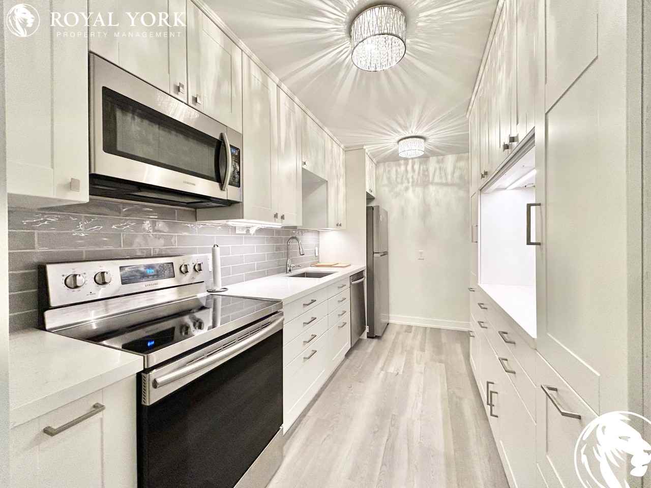1425 Ghent Ave #PH4 - Photo 3 of 50
