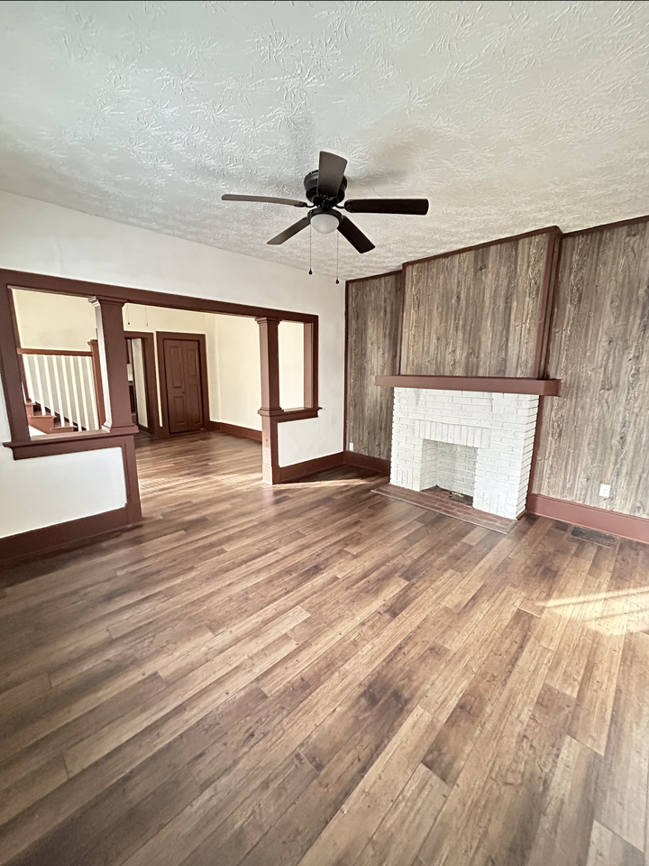 1931 Catalpa Drive #1931 - Photo 4 of 10