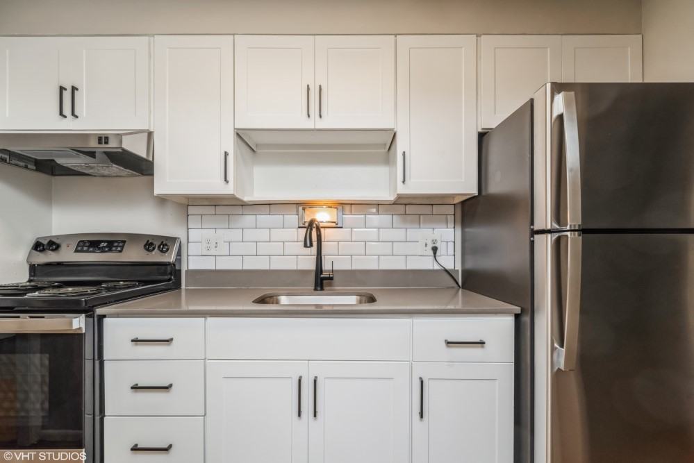 1303 Columbine - Photo 2 of 26