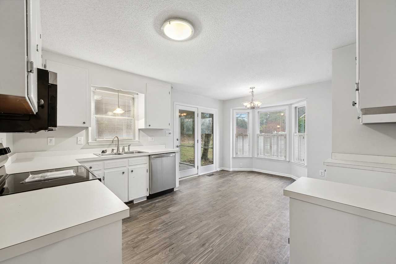 131 Autumn Ridge Dr #1 - Photo 2 of 25