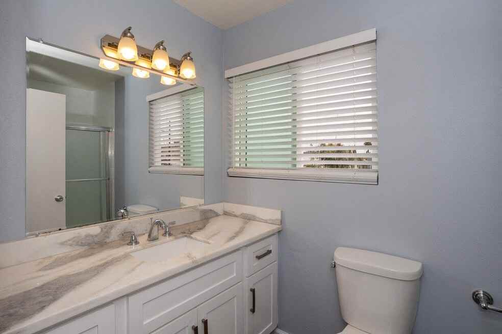 619 North Kingsley Drive - Photo 3 of 15