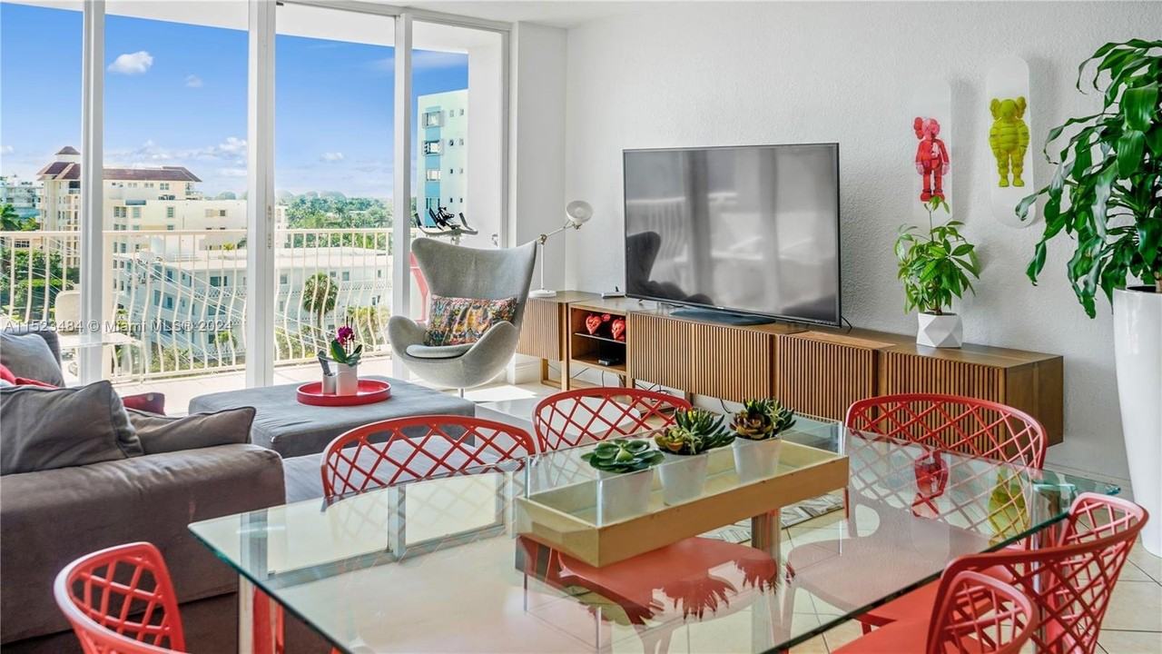 10350 W Bay Harbor Dr #7J - Photo 2 of 8