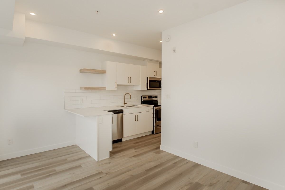 710 Westminster Avenue - Photo 3 of 16