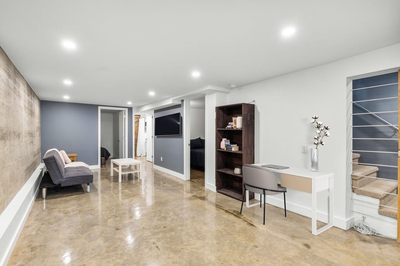 3647 Rue Bélair - Photo 3 of 11