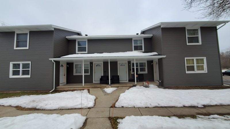 987 7th St - Photo 2 of 15