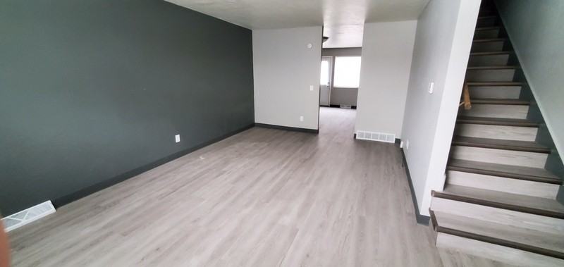 987 7th St - Photo 4 of 15