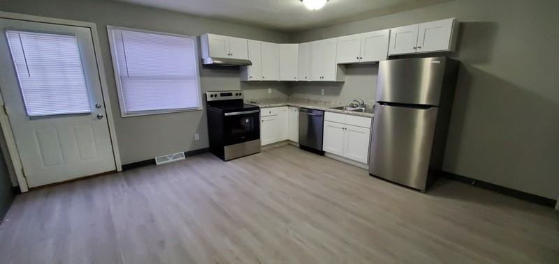 987 7th St - Photo 5 of 15