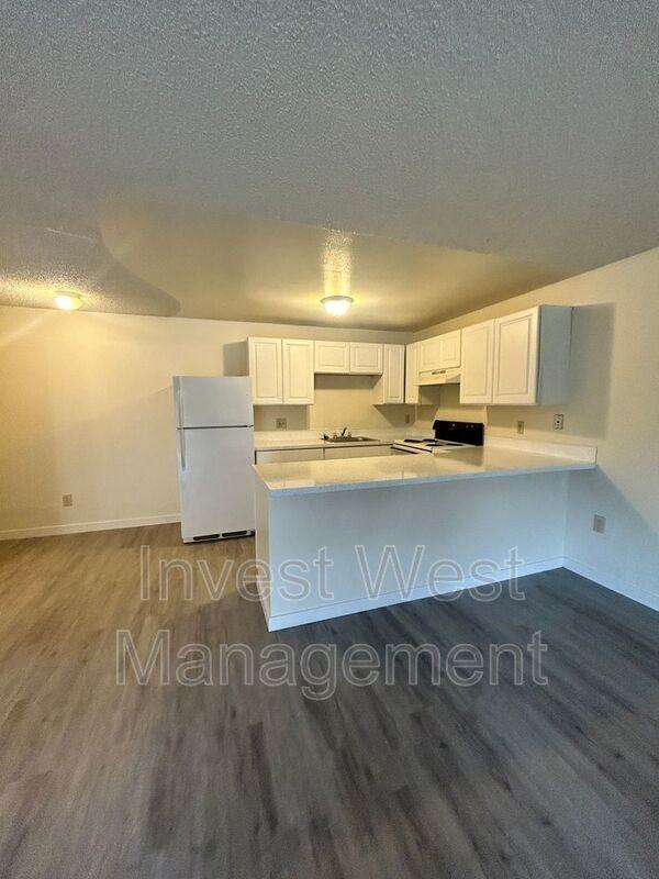 9100 Vancouver Avenue #5 - Photo 3 of 14