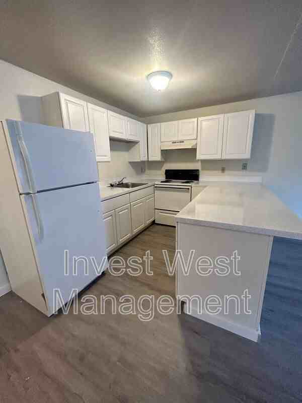 9100 Vancouver Avenue #5 - Photo 4 of 14