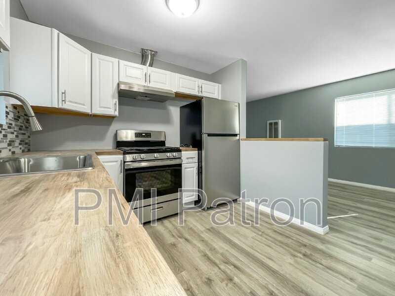 22311 Arline Ave - Photo 3 of 19