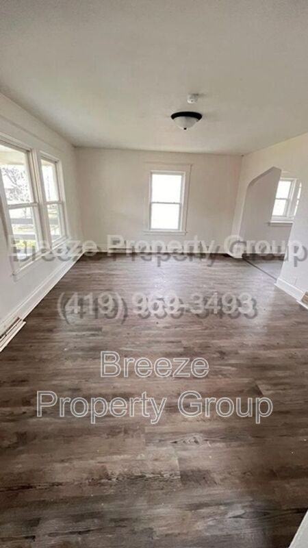 1912 Greenwood Ave - Photo 2 of 9