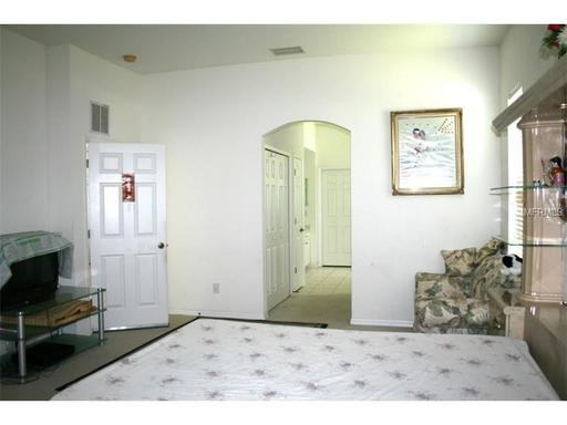 7923 Roundelay Dr - Photo 3 of 13