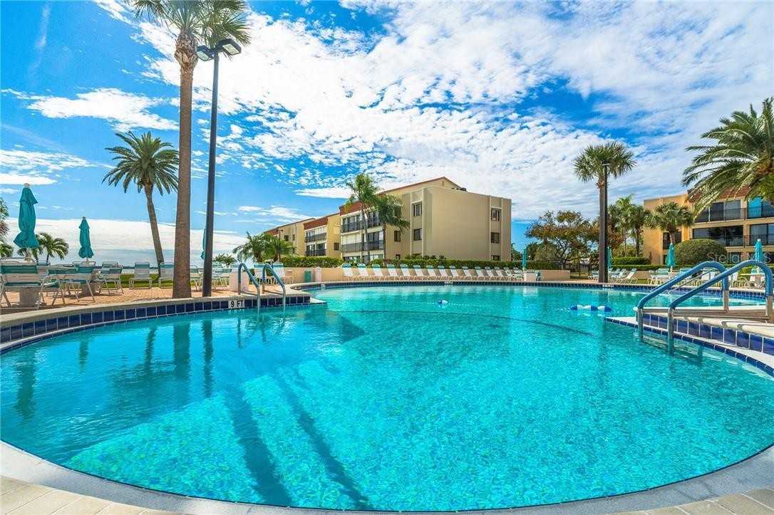 851 Bayway Boulevard - Photo 6 of 44