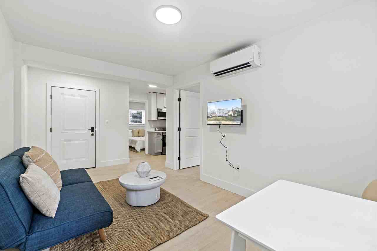 1635 6th St NW - Photo 2 of 21