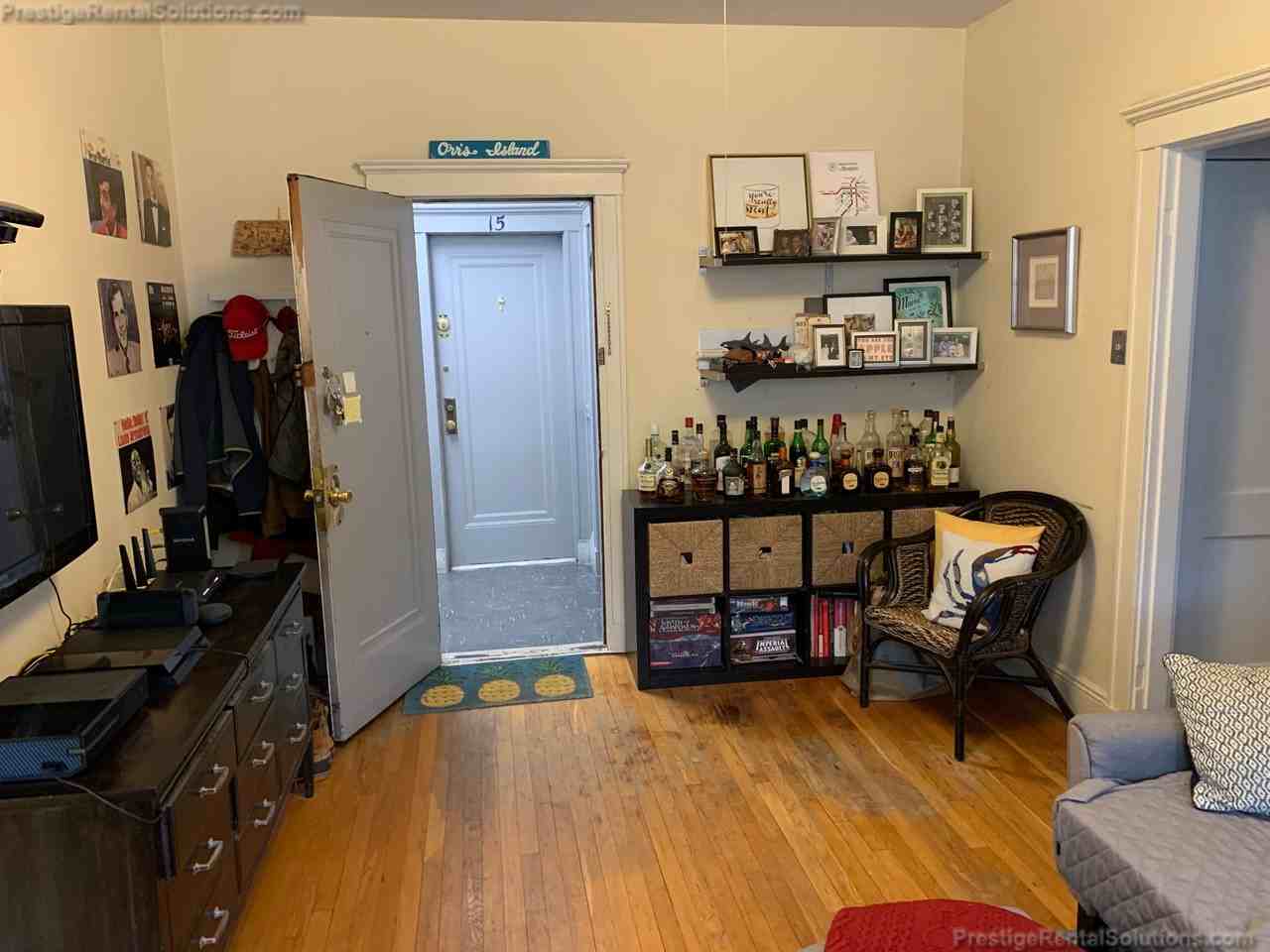 Woodstock Ave #14 - Photo 2 of 12