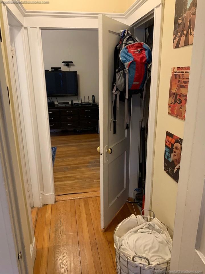 Woodstock Ave #14 - Photo 3 of 12