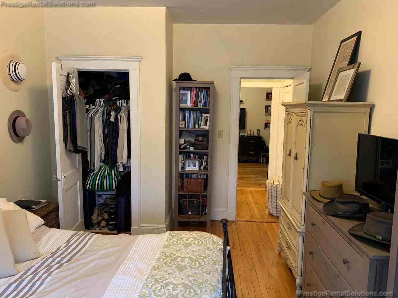 Woodstock Ave #14 - Photo 5 of 12