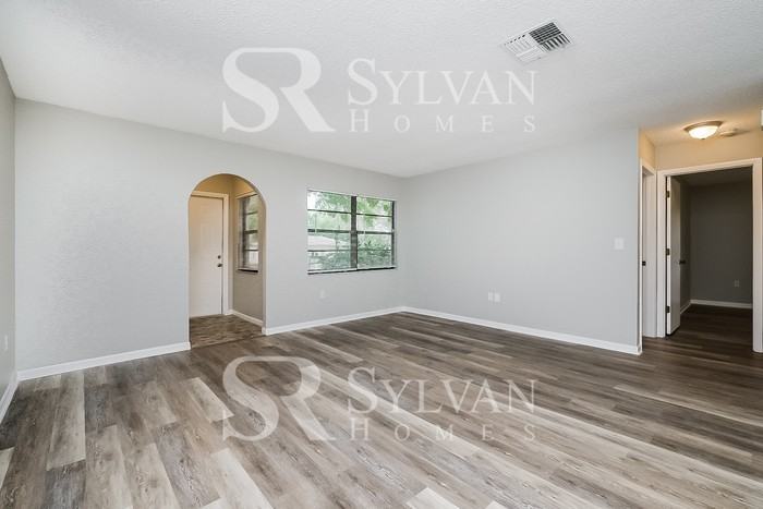 8650 Elm Leaf Ct - Photo 3 of 16