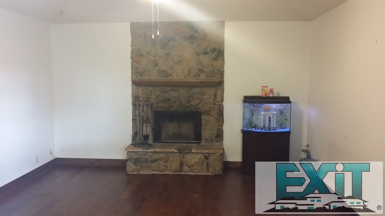 4613 Bowie Drive - Photo 3 of 15