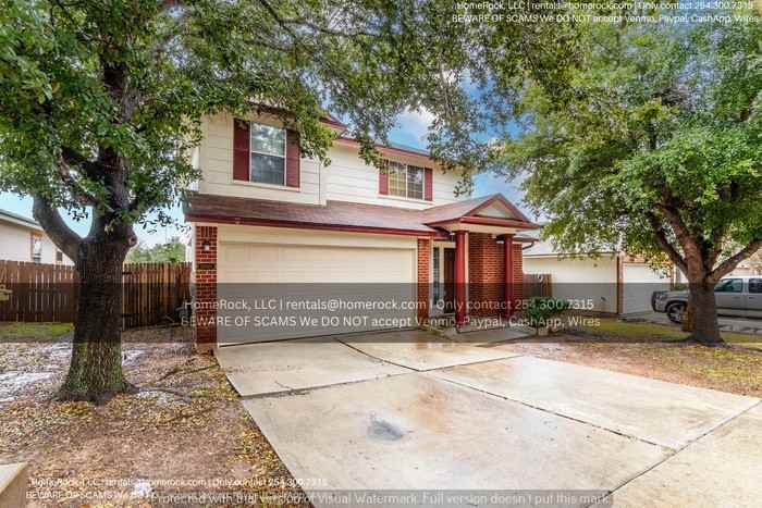 15007 Chamberlain Ct - Photo 2 of 16