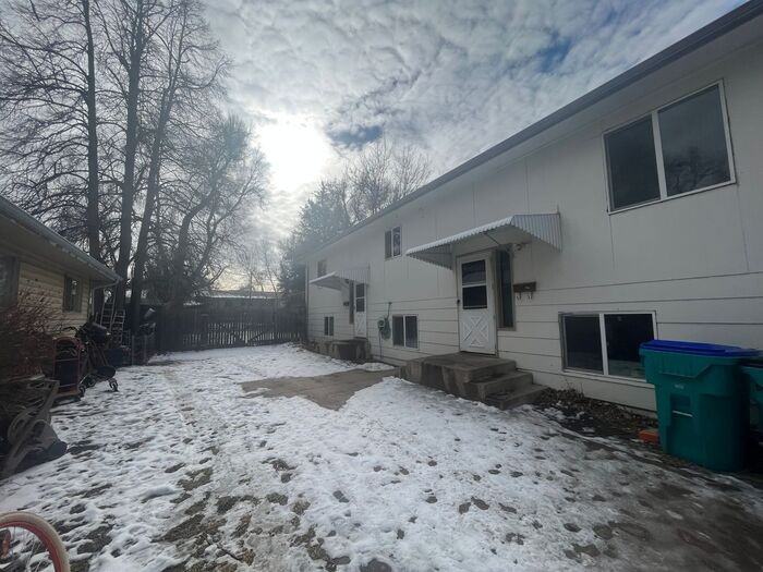 1217 Cherry St - Photo 2 of 13