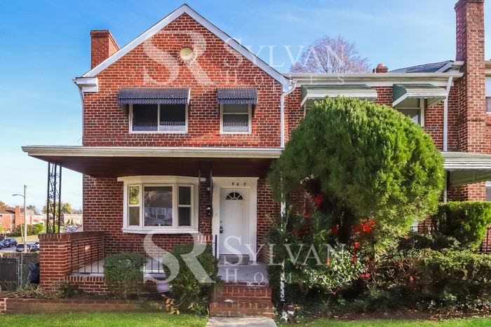 963 Masefield Rd - Photo 2 of 16