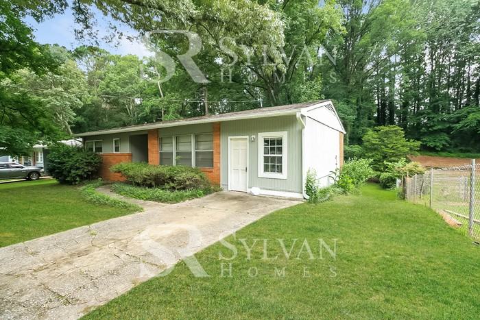 6059 Holiday Blvd - Photo 3 of 16