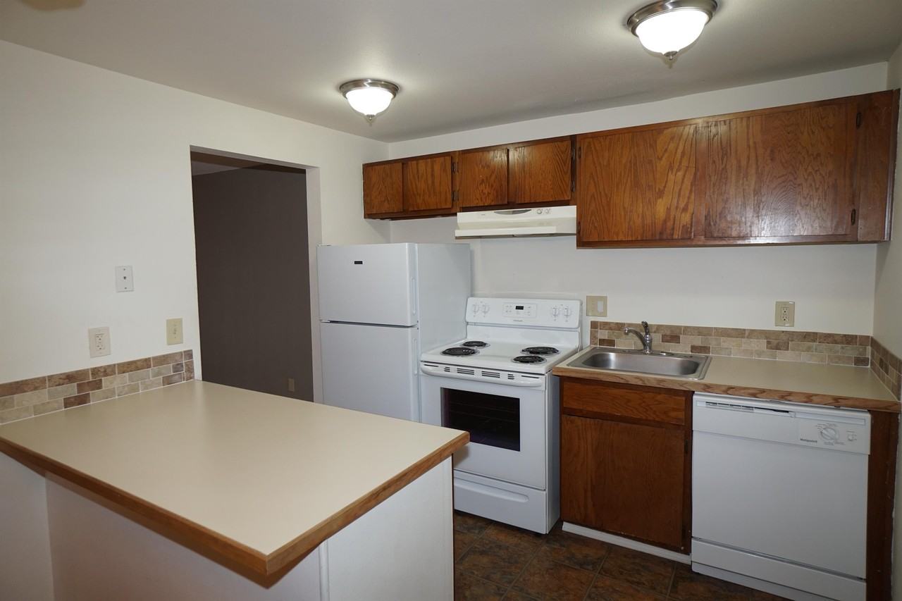 1810 Ne 104th St #E11 - Photo 3 of 13