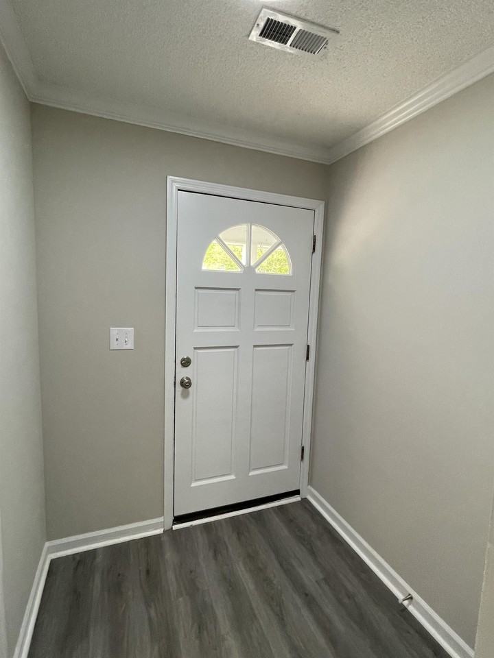 120 Springfield Ln #1 - Photo 4 of 28
