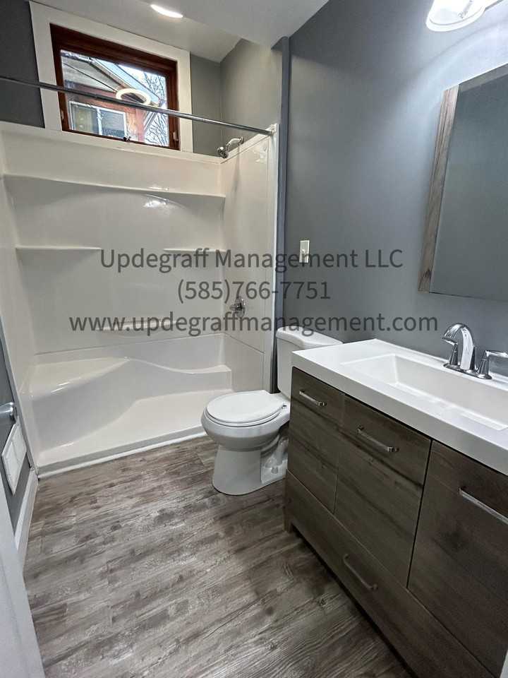 180 178 - 180 Salina Street - 178 #178 - Photo 7 of 9