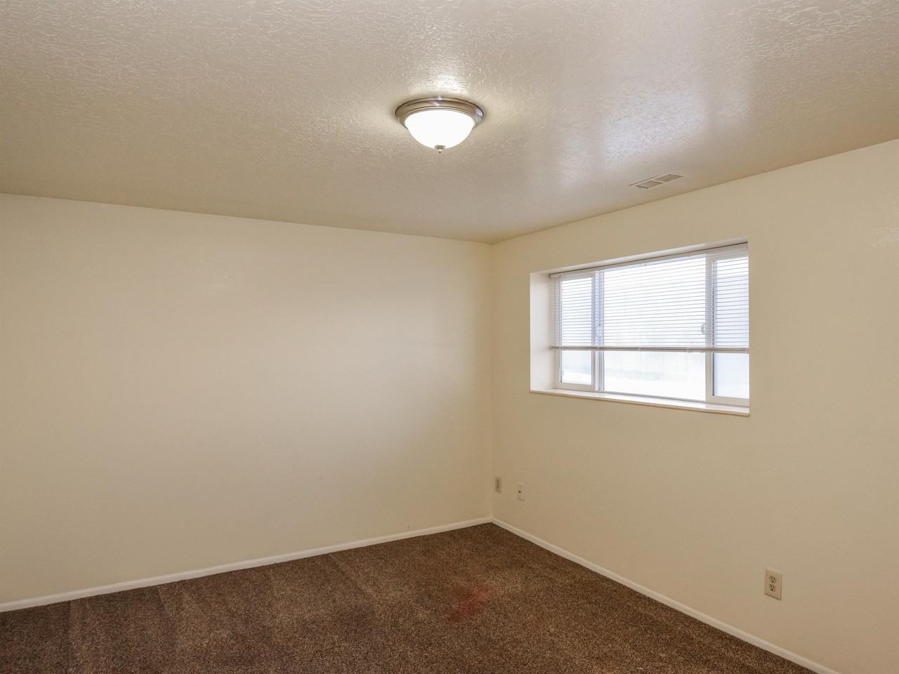 875 W 530 S #4 - Photo 2 of 20