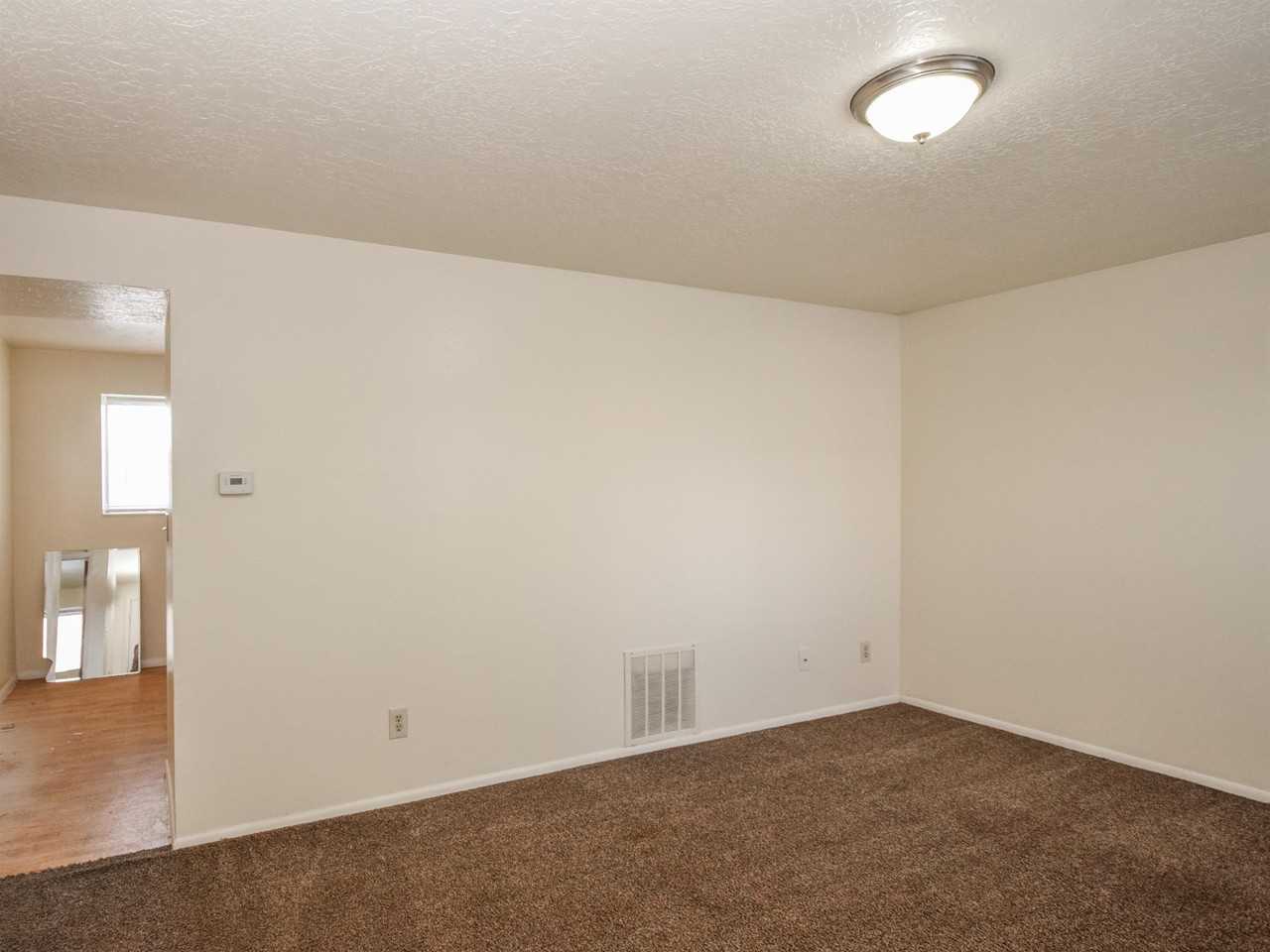 875 W 530 S #4 - Photo 5 of 20