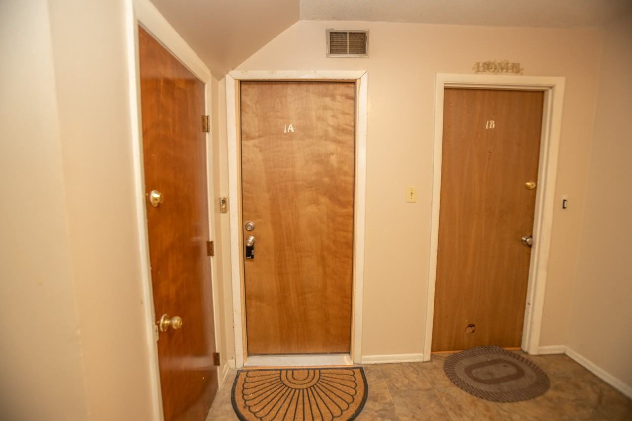 220 W Ashley St Apt 1a #1A - Photo 3 of 14