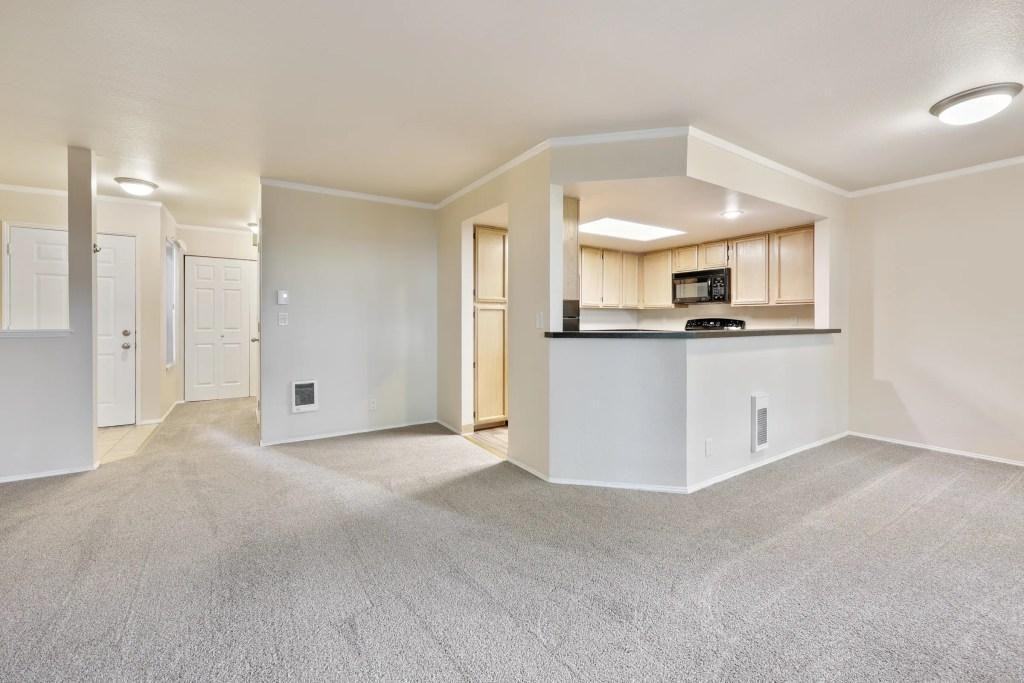 3873 Nw Fairway Ln - Photo 5 of 18