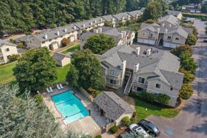 featured image of 3873 Nw Fairway Ln