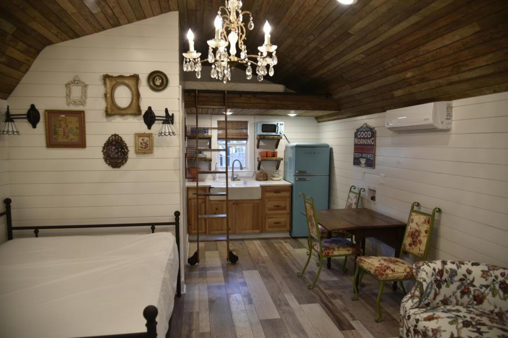 234 Poor Farm Rd - Photo 6 of 12