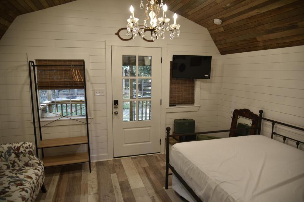 234 Poor Farm Rd - Photo 7 of 12