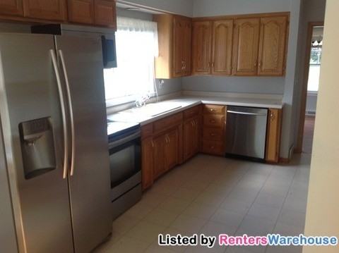 143 Center Ave - Photo 2 of 9