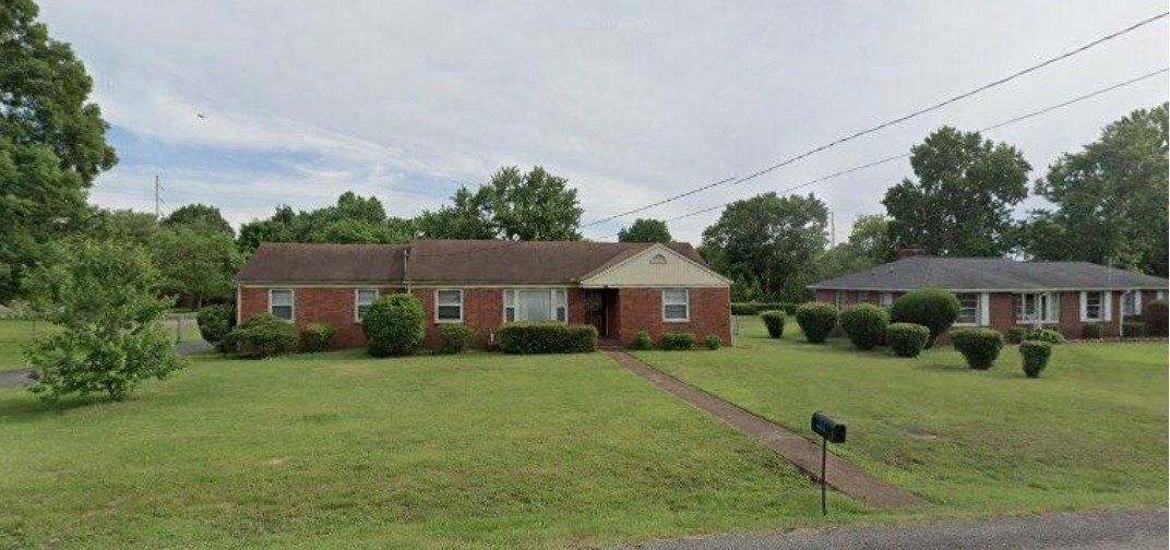 2919 Windemere Cir - Photo 2 of 2