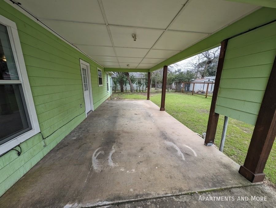 801 Johns St - Photo 2 of 15