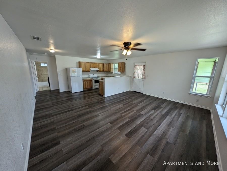 801 Johns St - Photo 3 of 15