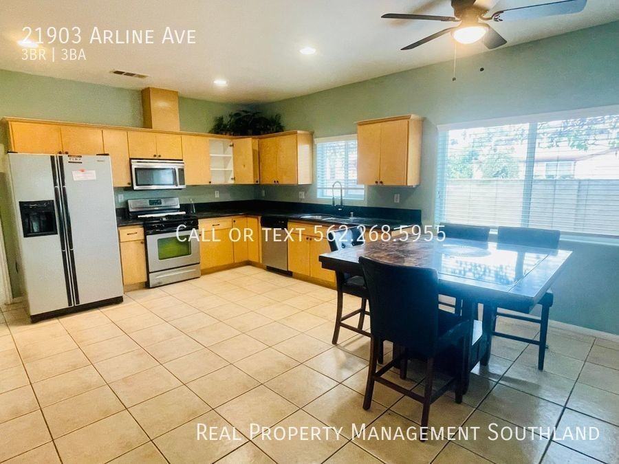 21903 Arline Ave - Photo 2 of 17